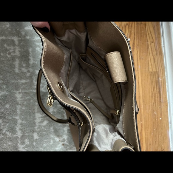 Michael Kors Tan Shoulder Bag - Picture 3 of 3